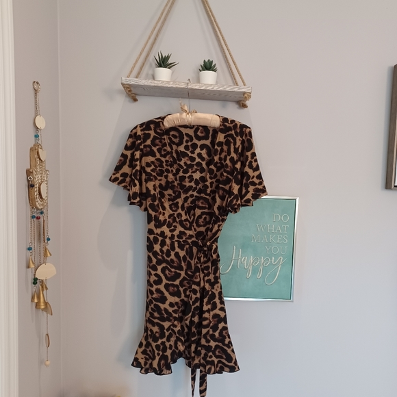 Cheetah Wrap dress - Picture 9 of 9